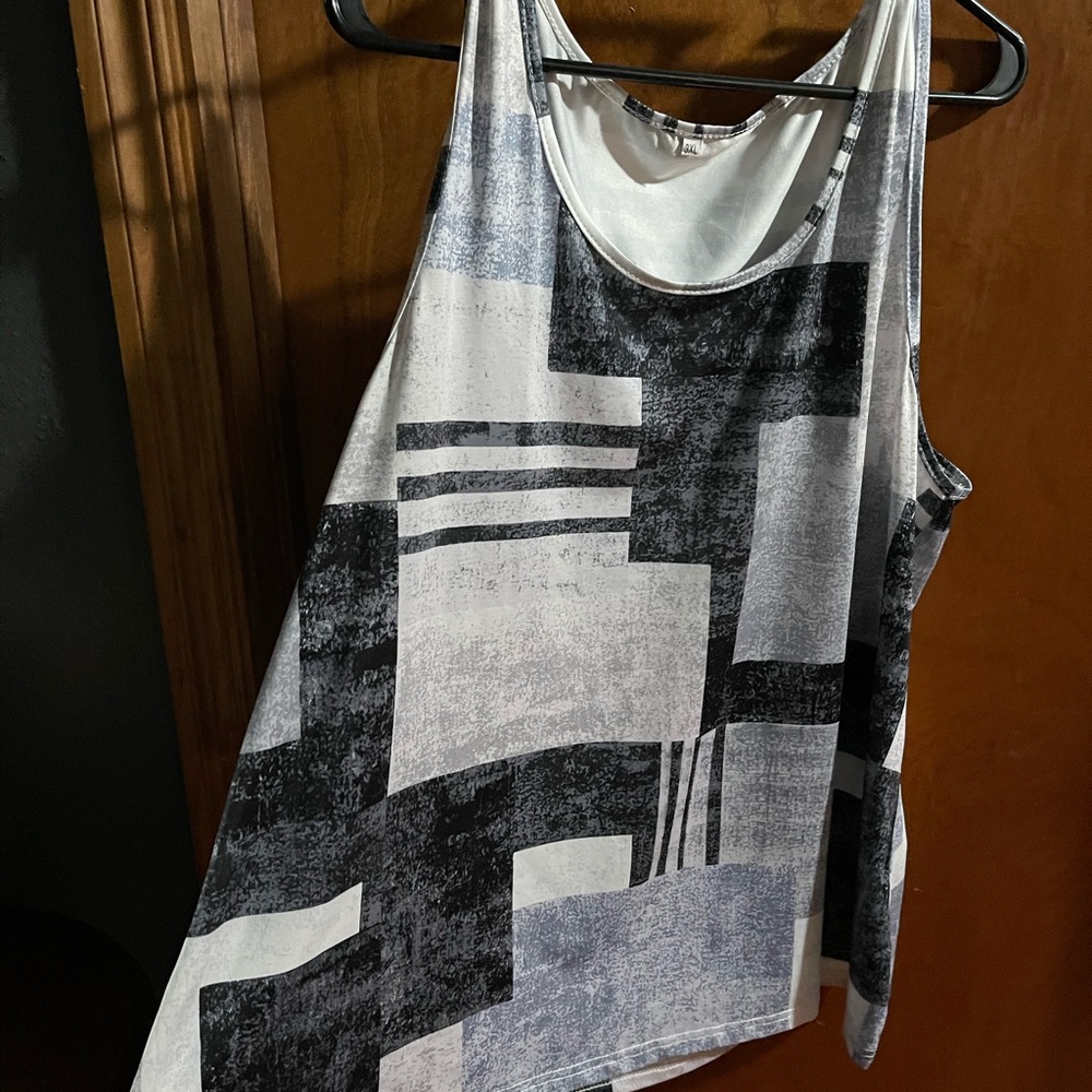 Soft Graphic Black and White Sleeveless Tank Top